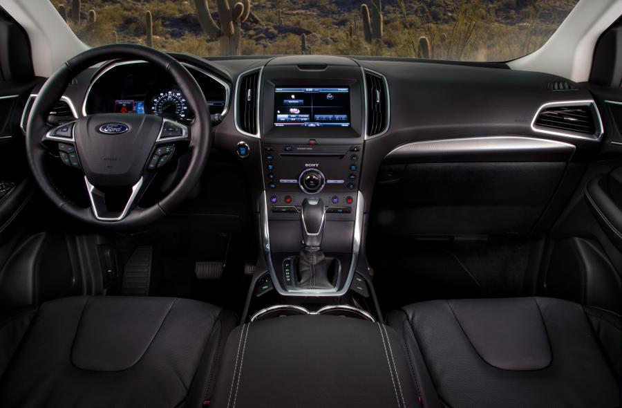  Ford Edge Titanium 2015 года  (фото 23 из 30)